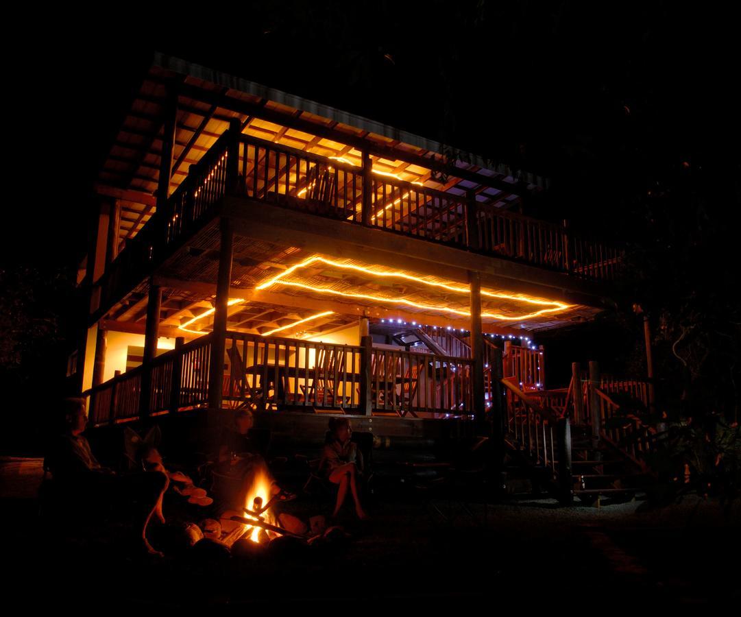 Umkhumbi Lodge Хлухлуве Екстериор снимка