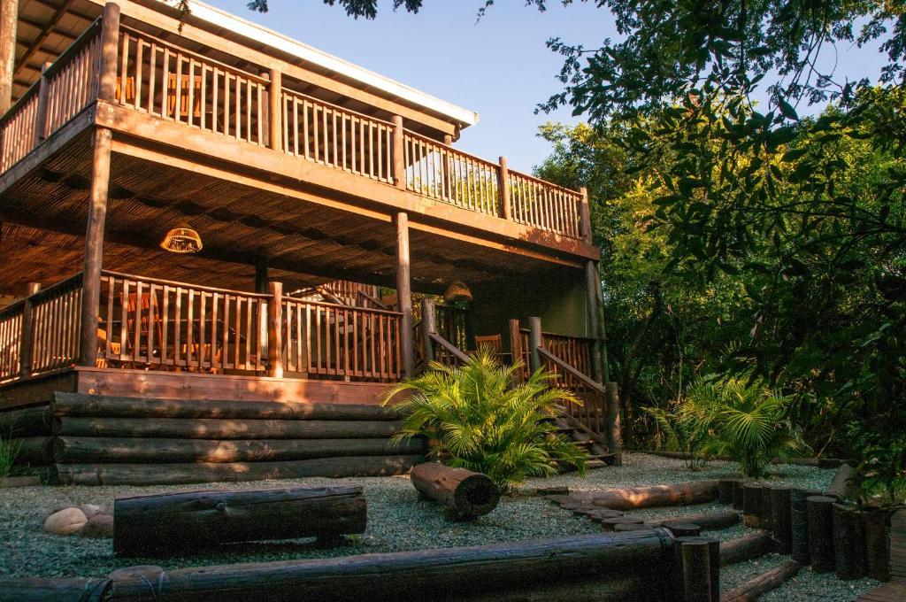 Umkhumbi Lodge Хлухлуве Екстериор снимка
